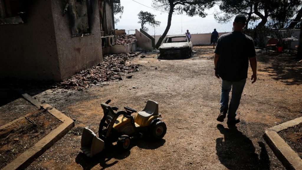 Τραγωδία στο Μάτι: 7 χρόνια μετά, οι πληγές παραμένουν ανοιχτές – “Ζούμε κάθε μέρα με τον πόνο και την απώλεια”