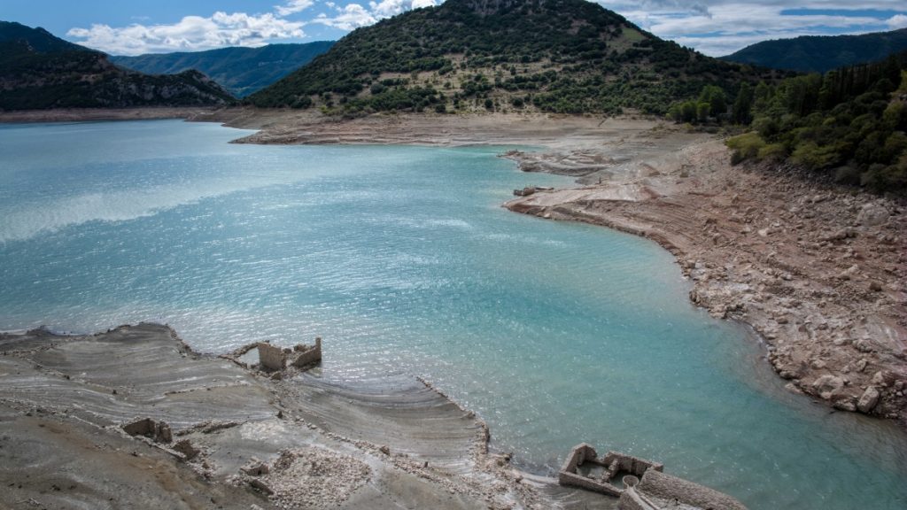 Εθνικό σχέδιο για τα ύδατα: Παρουσιάστηκαν οι 5 άξονες για την αντιμετώπιση της λειψυδρίας – Τι αλλάζει