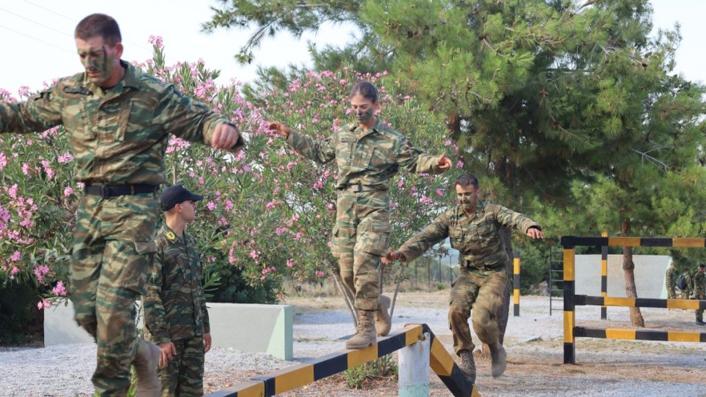 Σαρωτικές αλλαγές στις Ένοπλες Δυνάμεις: Έως 100 ευρώ στους στρατεύσιμους, αυξάνονται οι κατοικίες στους μόνιμους
