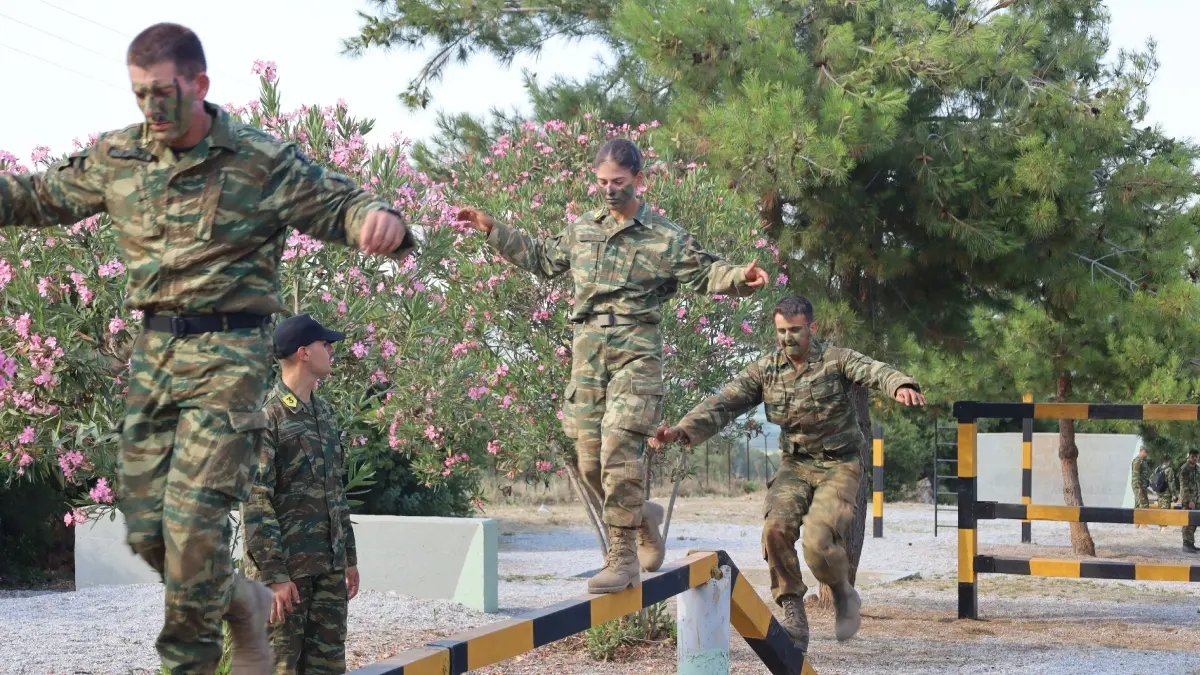 Σαρωτικές αλλαγές στις Ένοπλες Δυνάμεις: Έως 100 ευρώ στους στρατεύσιμους, αυξάνονται οι κατοικίες στους μόνιμους