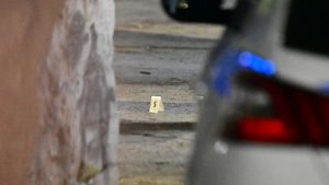 Πανικός στη λεωφόρο Αθηνών-Σουνίου: “Βροχή” πυροβολισμών έξω από beach bar – 3 τραυματίες