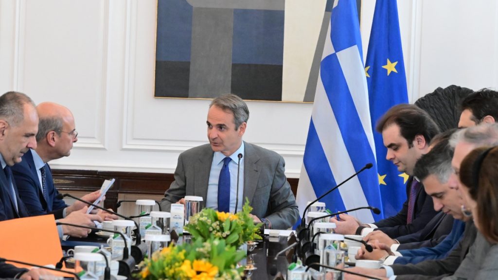 Μητσοτάκης στο Υπουργικό: “Κρίσιμη χρονιά το 2026, να μην χαθεί ούτε ευρώ από το Ταμείο Ανάκαμψης”