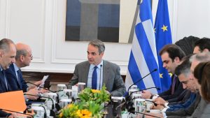 Μητσοτάκης στο Υπουργικό: “25 προτεραιότητες έως το τέλος του χρόνου – Κρίσιμο το 2026, να μην χαθεί ούτε ευρώ από το Ταμείο Ανάκαμψης”