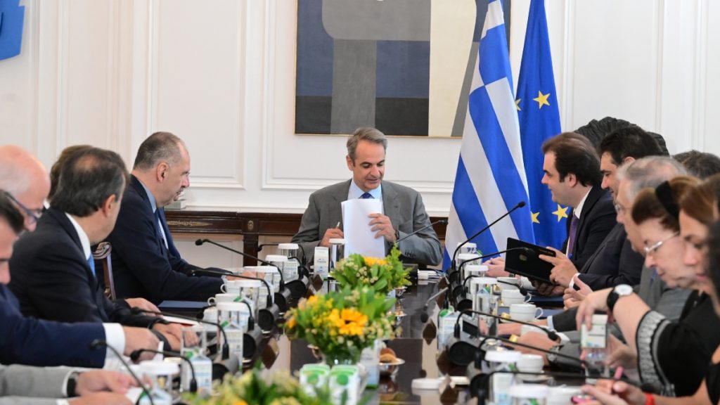 “Πατάει γκάζι” η κυβέρνηση: Η λίστα με τις 25 μεταρρυθμίσεις του β’ εξαμήνου του 2025 – Δείτε αναλυτικά