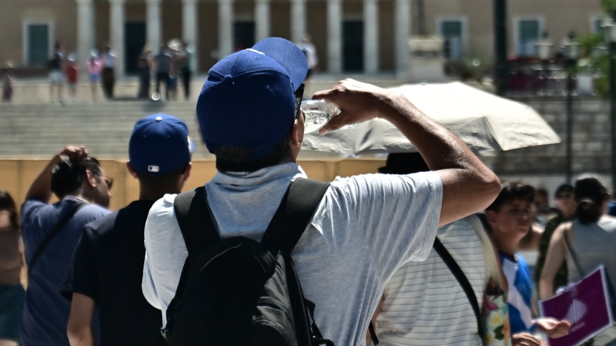 Ηλίαση και θερμοπληξία: Σε τι διαφέρουν και πώς να προστατευθείτε