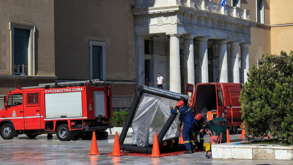Βουλή: Με γραμματόσημο από τη Μόσχα ο ύποπτος φάκελος με παραλήπτη τον Μητσοτάκη – Το όνομα του αποστολέα