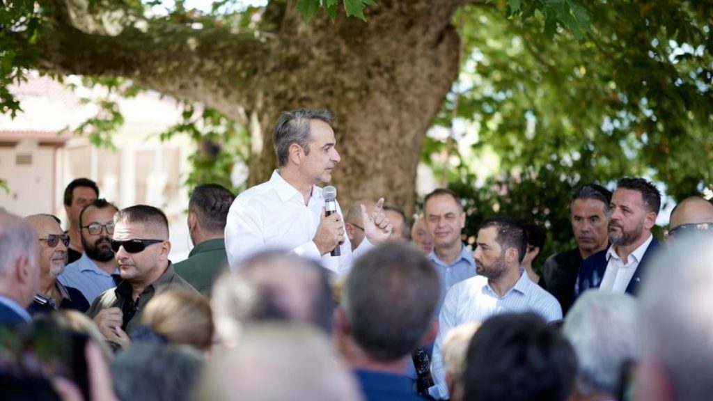 Μητσοτάκης: Επισκέφθηκε δημοτικό σχολείο στο Καρπενήσι – “Τα παιδιά θα μπουν το Σεπτέμβριο σε 430 ανακαινισμένα σχολεία”