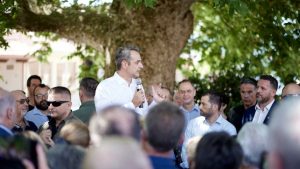 Μητσοτάκης: Επισκέφθηκε δημοτικό σχολείο στο Καρπενήσι – “Τα παιδιά θα μπουν το Σεπτέμβριο σε 430 ανακαινισμένα σχολεία”