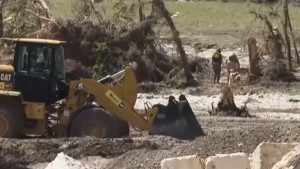 Για αυτοψία στο Τέξας ο Τραμπ – Ξεπέρασαν τους 120 νεκροί από τις φονικές πλημμύρες, πάνω από 170 αγνοούμενοι