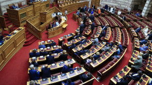 Boυλή: Παρατείνεται έως τις 31/7 η υποβολή των οικονομικών καταστάσεων των κομμάτων