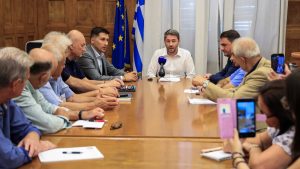 Ανδρουλάκης: “Δέσμευση του ΠΑΣΟΚ για κατάργηση της προσωπικής διαφοράς και νέο ΕΚΑΣ”
