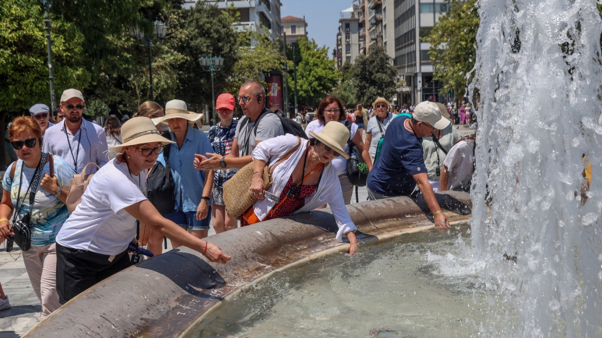 Αρχίζει το εξαήμερο κύμα καύσωνα, 40άρια από αύριο – Ποιες περιοχές θα “ψηθούν”, δυσφορία και τη νύχτα