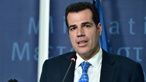 Πλεύρης: “Οι μετανάστες δεν θα λιμνάζουν στην Κρήτη – Πλέον το μεγάλο ζήτημα είναι οι επιστροφές”