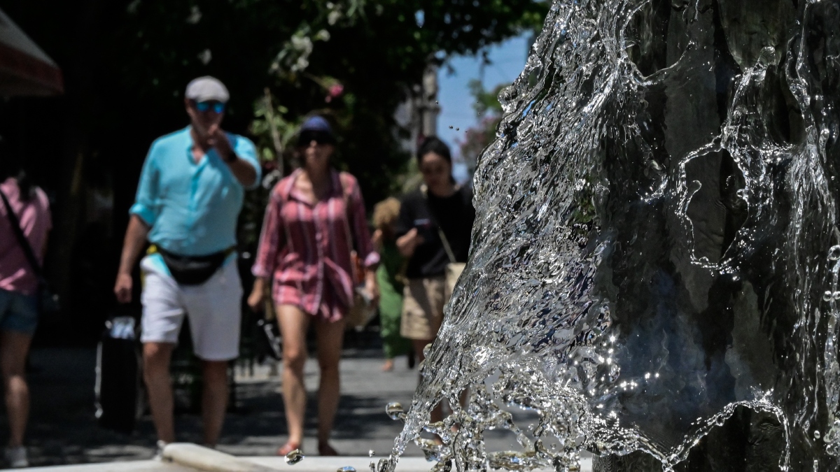 Καιρός σήμερα: Ηλιοφάνεια και θερμοκρασίες έως 37 βαθμούς – Επιμένουν οι ισχυροί άνεμοι