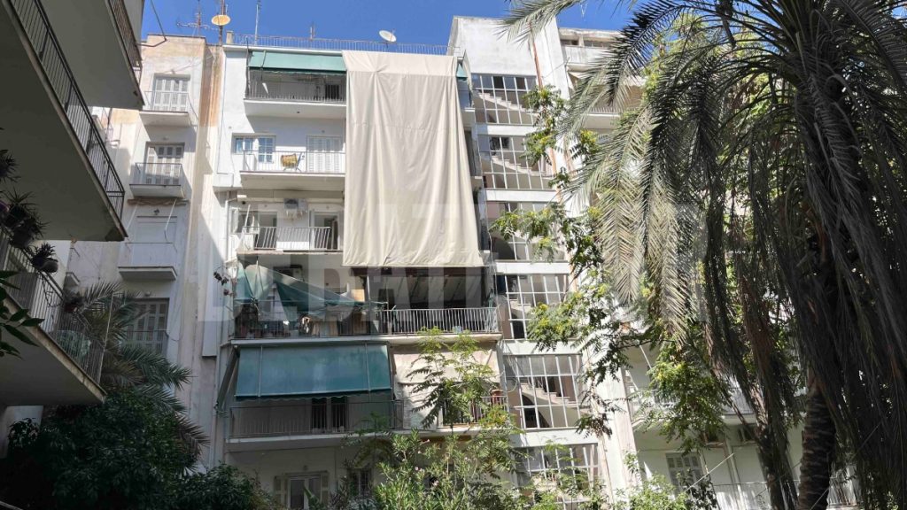Αμπελόκηποι: “Κινδυνεύουμε να μείνουμε στον δρόμο” – Η κραυγή απόγνωσης των ενοίκων της πολυκατοικίας που είχε εκραγεί βόμβα