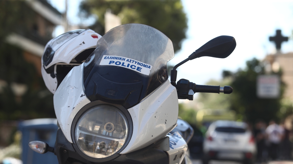 Εξαρθρώθηκε σπείρα που ρήμαζε καταστήματα σε Κορωπί και Γλυφάδα – Συνελήφθησαν τέσσερα άτομα