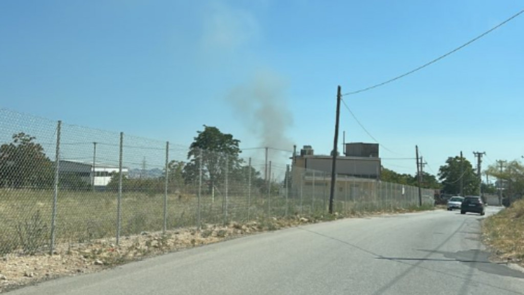 Φωτιά σε χαμηλή βλάστηση στις Αχαρνές