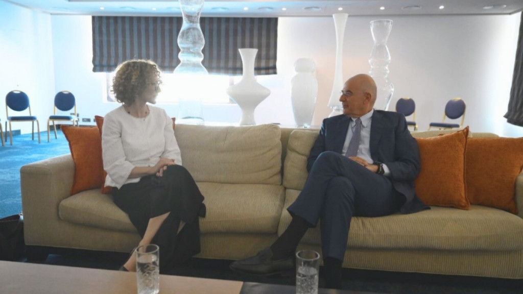 Δένδιας: Συνάντηση με την αναπληρώτρια γενική γραμματέα του ΝΑΤΟ Ράντμιλα Σεκερίνσκα