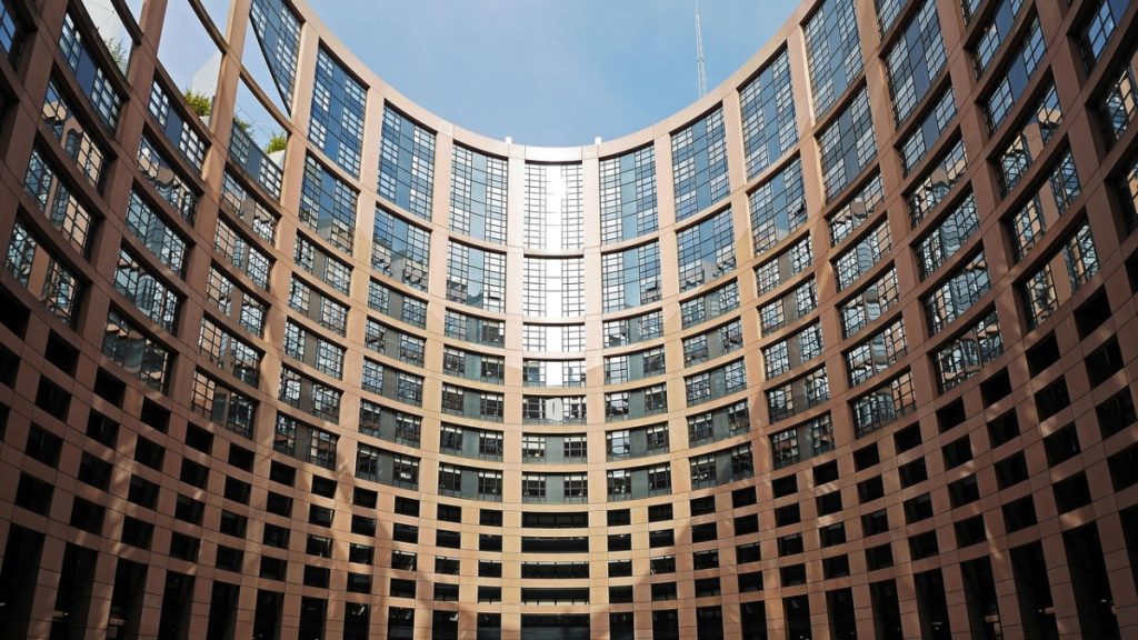 ΕΕ: Επικύρωσε αντίμετρα 93 δισ. ευρώ αν αποτύχουν οι διαπραγματεύσεις με τις ΗΠΑ για τους δασμούς