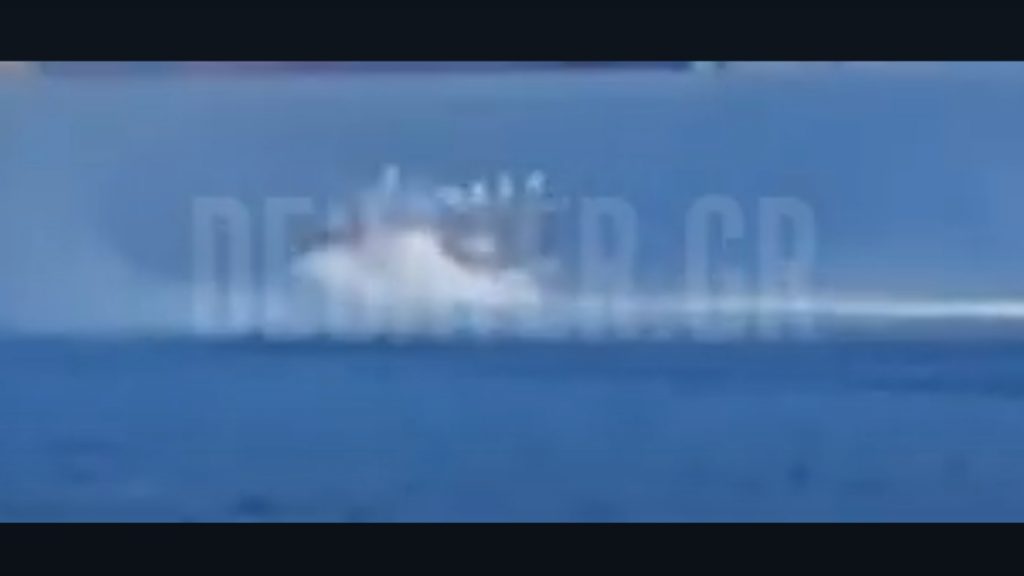 Ελευσίνα: Οι δραματικές στιγμές της αναγκαστικής προσθαλάσσωσης του ελικοπτέρου (βίντεο)