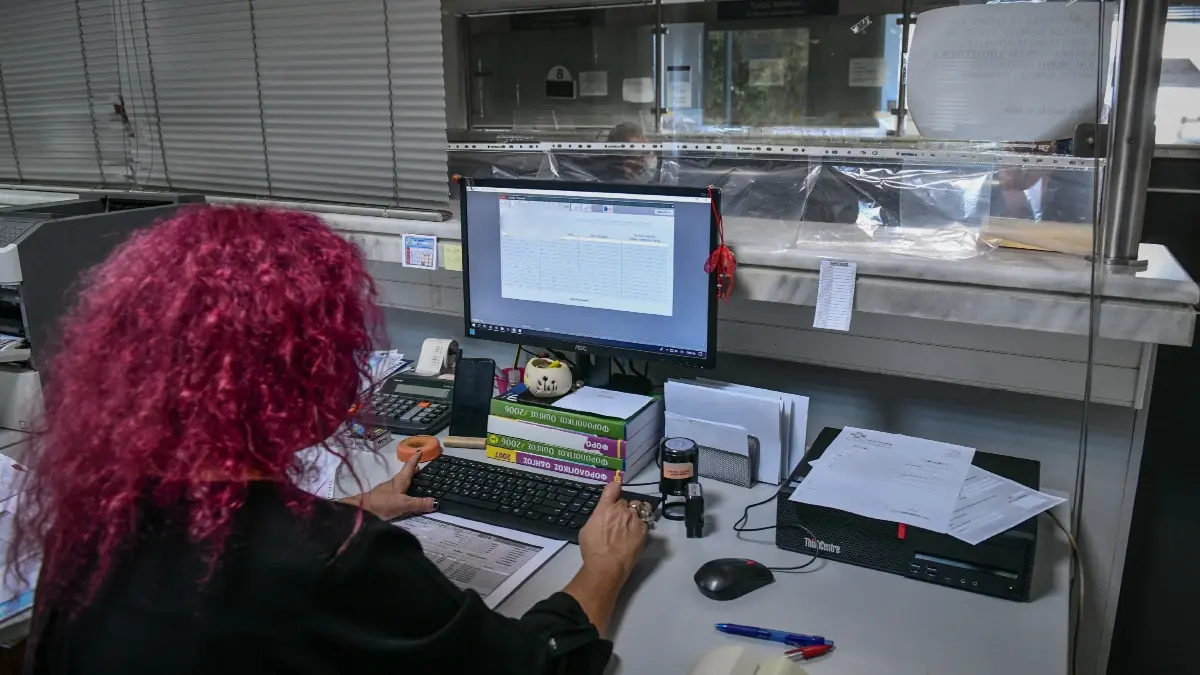 Αυξάνεται ο κατώτατος μισθός από 1η Απριλίου – Πότε θα ισχύσει το νέο πλαίσιο για τις συλλογικές συμβάσεις εργασίας, οι διευκρινίσεις Κεραμέως
