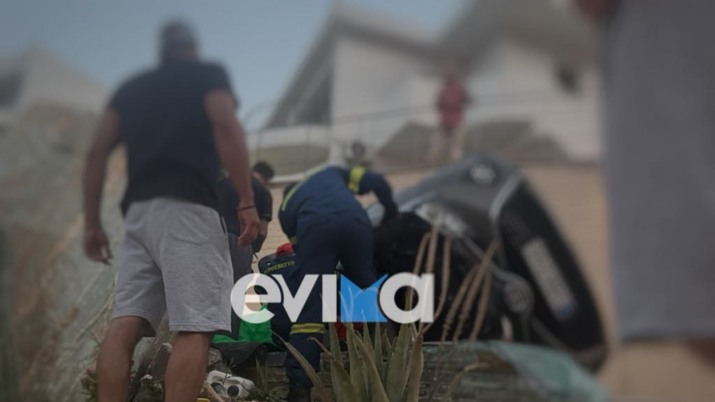 Σοβαρό τροχαίο στην Εύβοια: Τούμπαρε αυτοκίνητο και εγκλωβίστηκε μια γυναίκα (Φωτογραφίες)