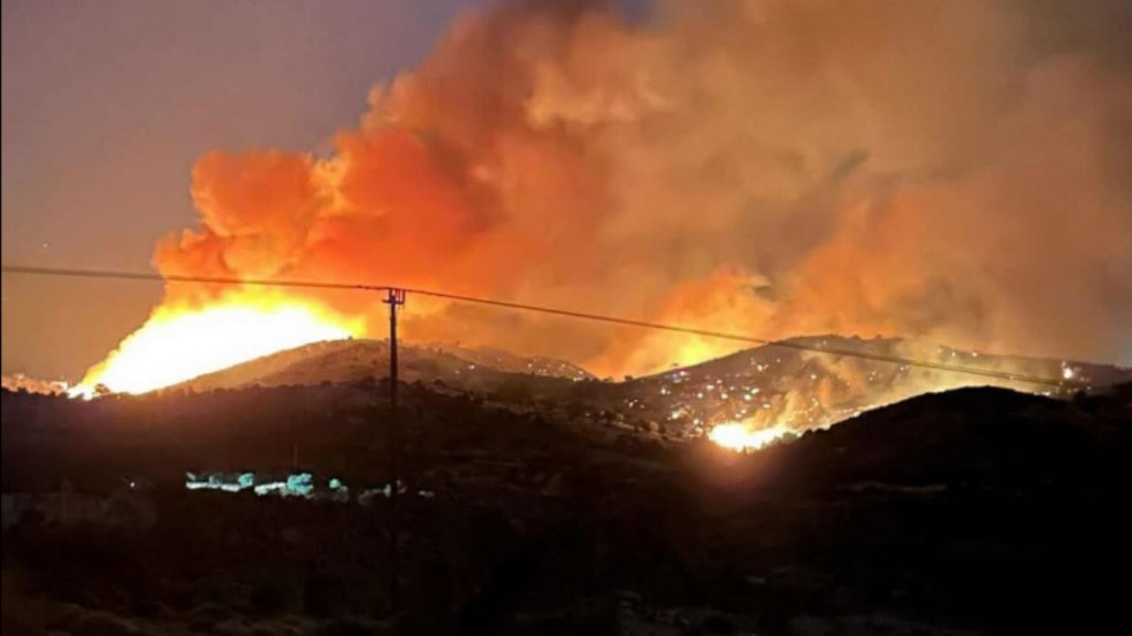 Φωτιά στα Μεσοχώρια Ευβοίας: Μαίνεται ανεξέλεγκτη η πυρκαγιά – Ολονύχτια μάχη με τις φλόγες