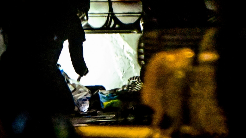 Λήξη συναγερμού στα Εξάρχεια – Βαλίτσα με ρούχα το ύποπτο αντικείμενο (Φωτογραφίες)
