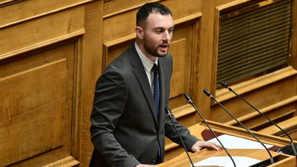Φλώρος: Το νομοσχέδιο για τη σιδηροδρομική ασφάλεια είναι υπέρ της μνήμης όσων χάθηκαν άδικα