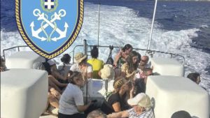 Φωτιά στα Κύθηρα: Απεγκλωβίστηκαν από το Λιμενικό Σώμα 139 άτομα – Ανάμεσα τους ένα βρέφος