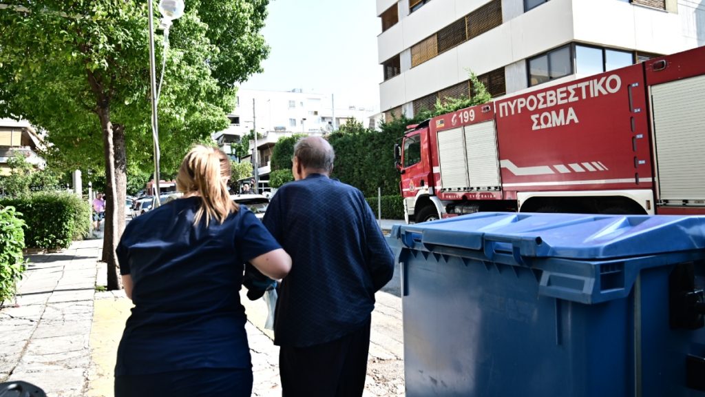 Φωτιά σε ιδιωτική κλινική στον Χολαργό (Βίντεο)