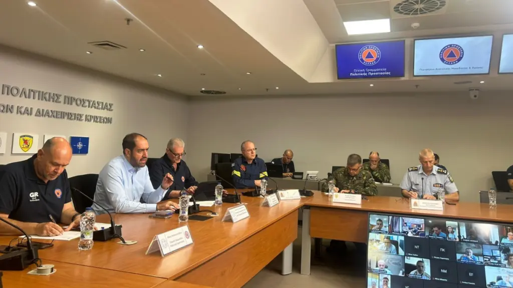 Φωτιά στη Ραφήνα: Ευρεία διυπουργική σύσκεψη στο Υπουργείο Κλιματικής Κρίσης και Πολιτικής Προστασίας