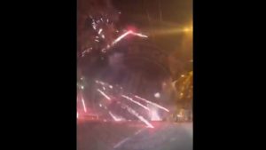 Γαλλία: Κουκουλοφόροι επιτέθηκαν σε διερχόμενα αυτοκίνητα στη Λιμόζ – Εννέα αστυνομικοί τραυματίες (βίντεο)