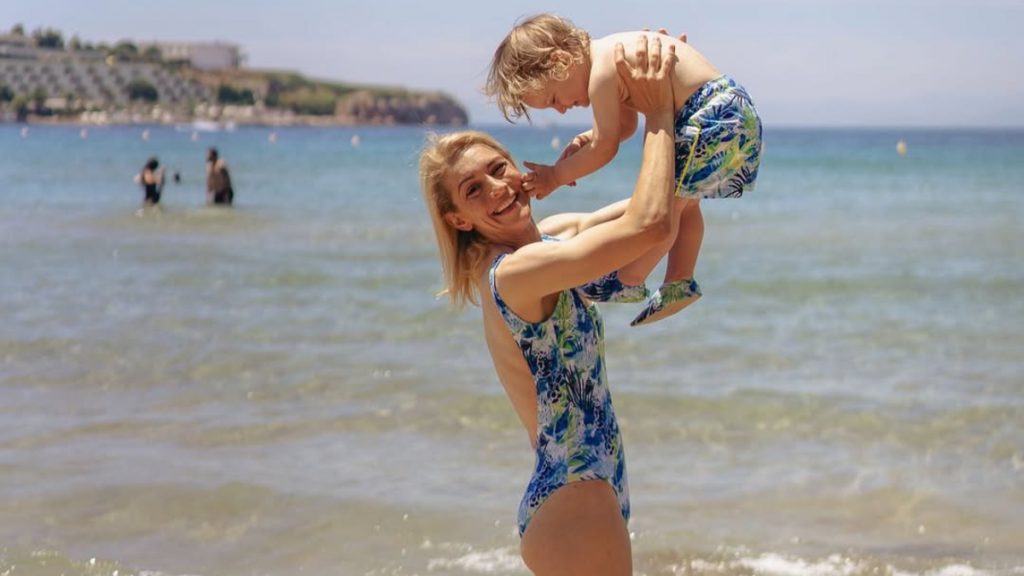 Γιούλικα Σκαφιδά: Δημοσίευσε τις πιο όμορφες εικόνες από τις διακοπές με τον γιο της στην Καλαμάτα (pics)