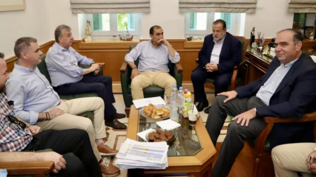 Ηράκλειο: Σύσκεψη για τις σεισμόπληκτες περιοχές παρουσία Κατσαφάδου