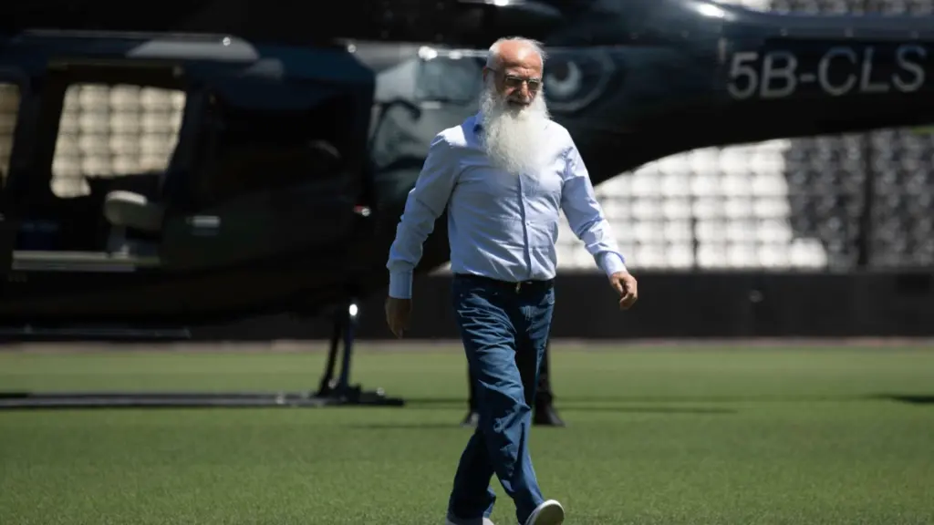 Με ελικόπτερο στην Τούμπα ο Ιβάν Σαββίδης – «Δεν θα επιτρέψω σε κανέναν να μπει από το παράθυρο»