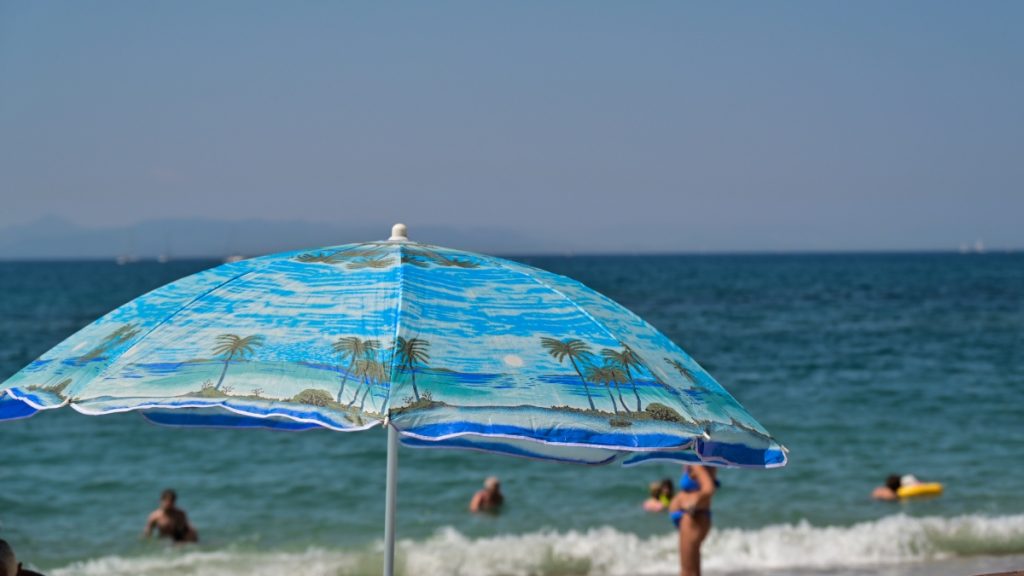 Καιρός: Καταφθάνουν οι πολύ θερμές αέριες μάζες – Καύσωνας με πάνω από 30 βαθμούς ακόμα και το βράδυ
