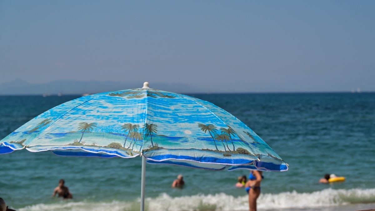 Καιρός: Καταφθάνουν οι πολύ θερμές αέριες μάζες – Καύσωνας με πάνω από 30 βαθμούς ακόμα και το βράδυ