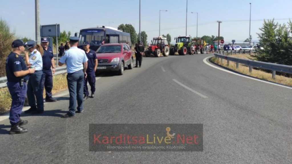Καρδίτσα: Κινητοποίηση στον κόμβο Ε-65 – Αγρότες διαμαρτύρονται για τον ΟΠΕΚΕΠΕ (βίντεο+φωτογραφίες)