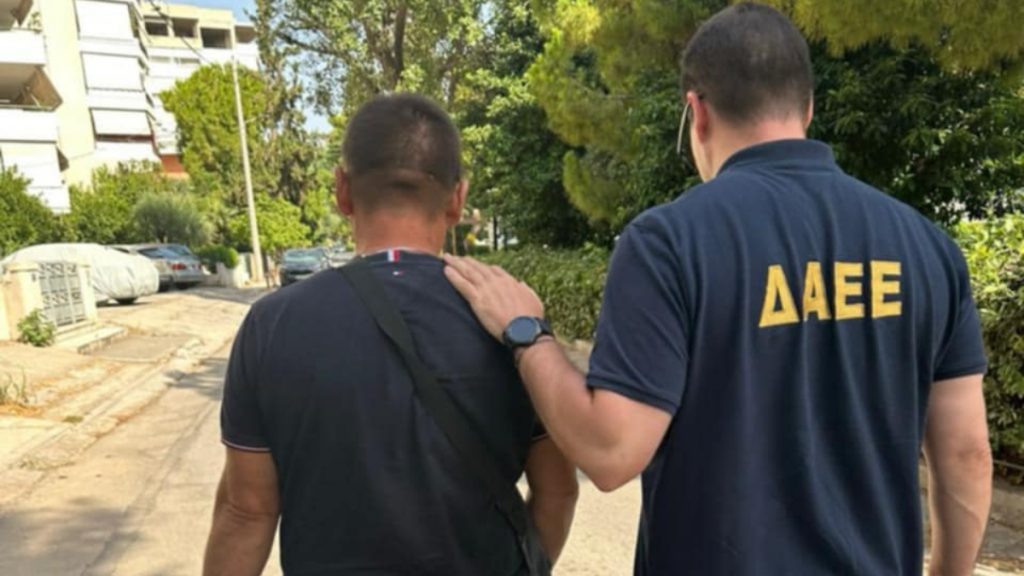 Κερατέα: Συνελήφθη 51χρονος Αλβανός καθώς έκανε θερμές εργασίες με ηλεκτρικό τροχό σε εξωτερικό χώρο μονοκατοικίας