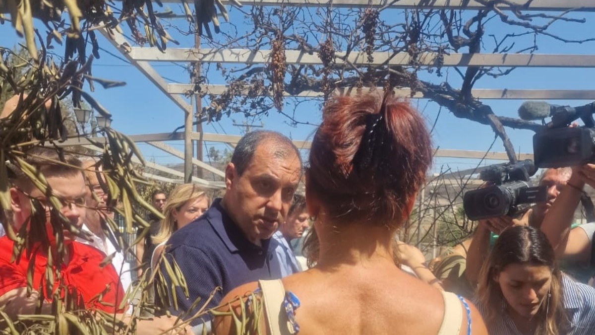 Αυτοψία Κατσαφάδου στις καμένες περιοχές του Διονύσου – Έμφαση στην άμεση κρατική αρωγή