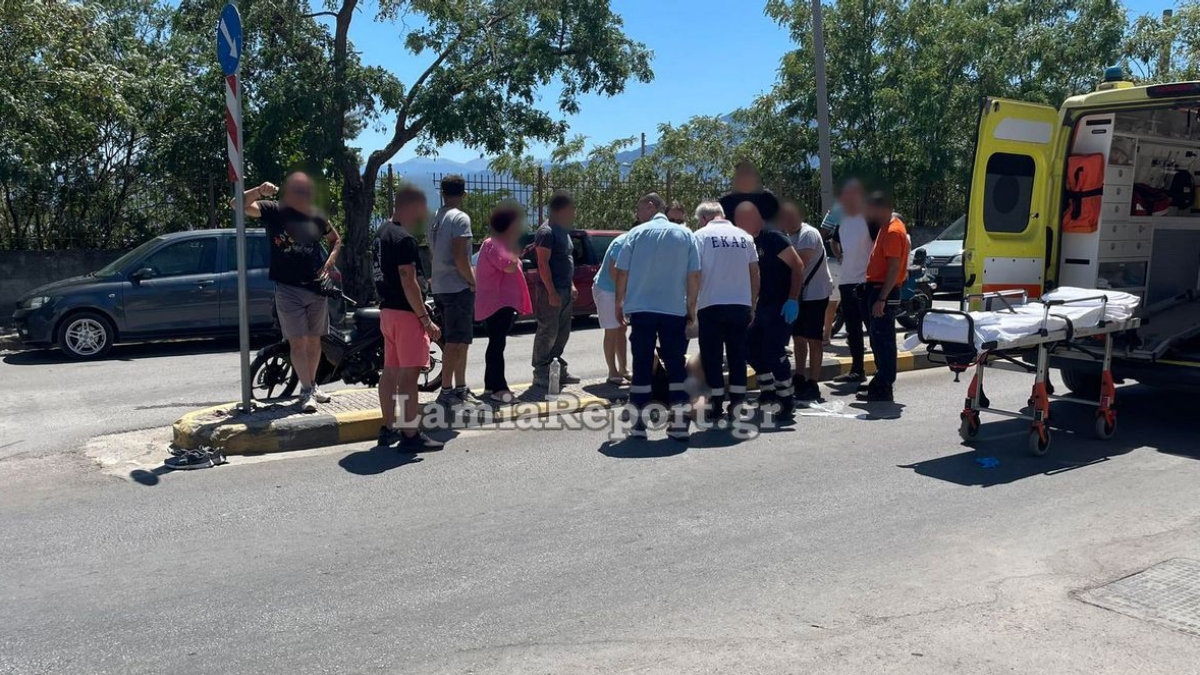 Λαμία: Μηχανάκι συγκρούστηκε με αυτοκίνητο – Στο νοσοκομείο ένας 37χρονος (Φωτογραφίες)