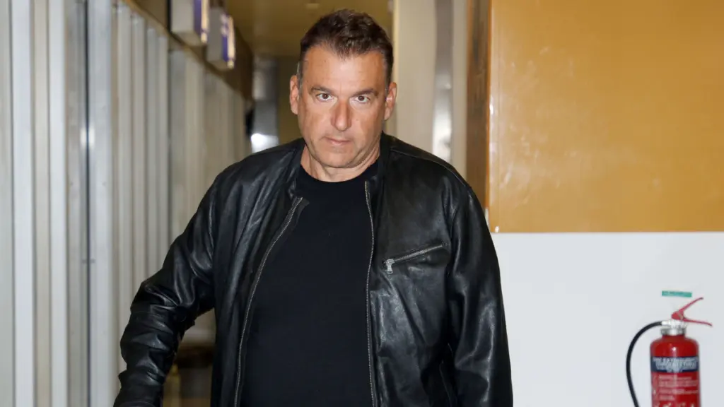 Ο Γιώργος Λιάγκας ετοιμάζεται για πασχαλινή βουτιά στην Τήνο