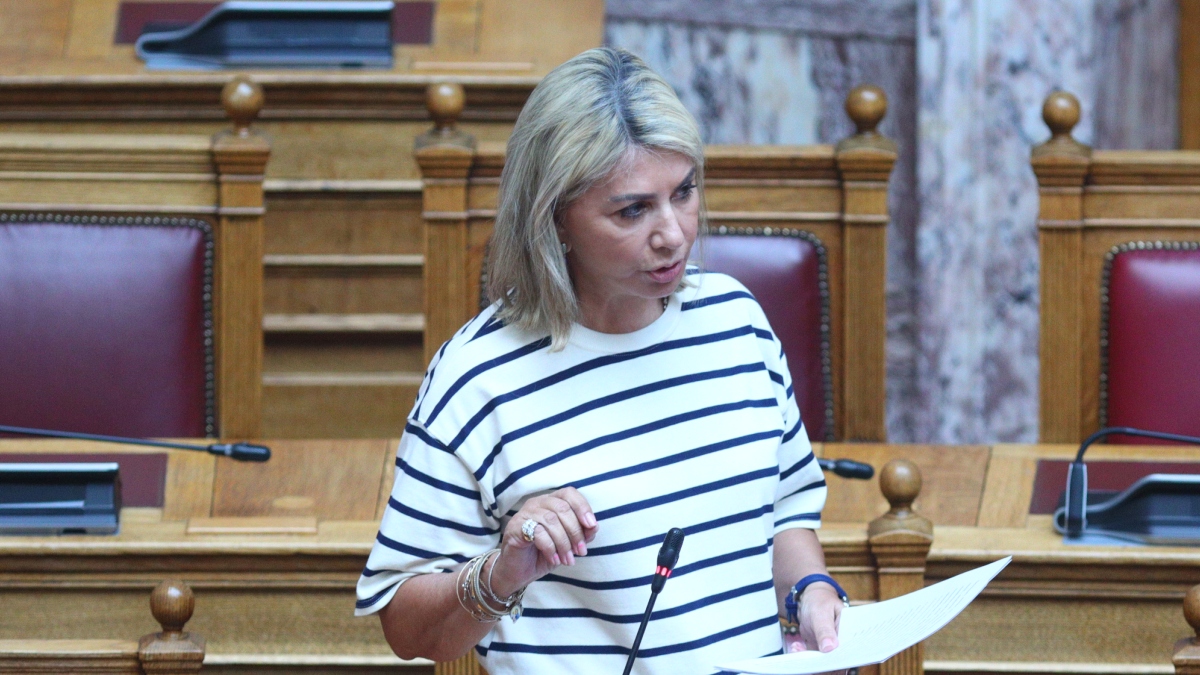 Μακρή για τον εκβιασμό από δημοσιογράφο: «Έπεσε στα 10.000 ευρώ και μου άφησε το περιθώριο να τα καταβάλω σε δόσεις»