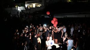 Μάτι: Ράγισαν και οι πέτρες στις εκδηλώσεις για τη μνήμη των 104 νεκρών από την φονική πυρκαγιά (Φωτογραφίες)