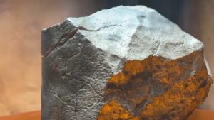Πωλήθηκε για 5,3 εκατ. δολάρια ο μεγαλύτερος μετεωρίτης που έπεσε στη Γη από τον Άρη (Βίντεο)
