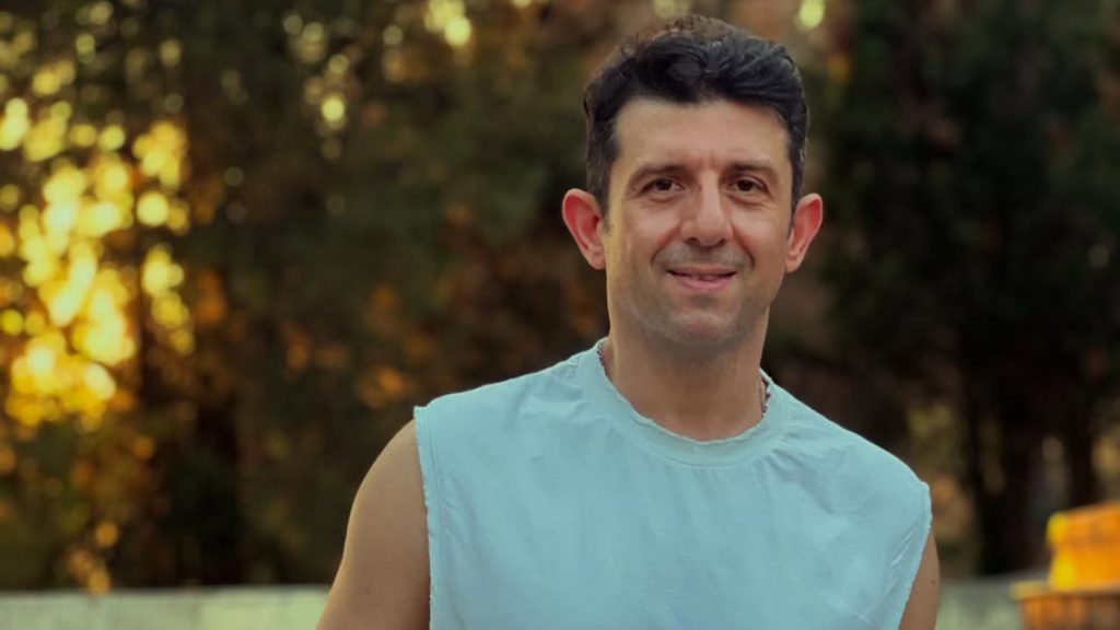 Μιχάλης Οικονόμου: «Έχω σβήσει σχόλια στα social media για να ξορκίσω το κακό»