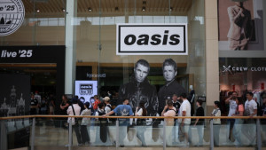 Το «Don’t Look Back In Anger», το πρώτο σε μεταδόσεις τον 21ο αιώνα τραγούδι των Oasis στο HB