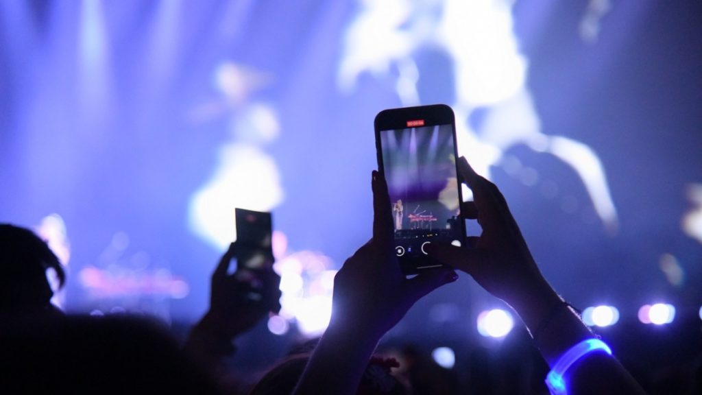Πες το με μία αφιέρωση – Μέσω του opaponline.gr οι fans των London Grammar έστειλαν τα δικά τους μηνύματα