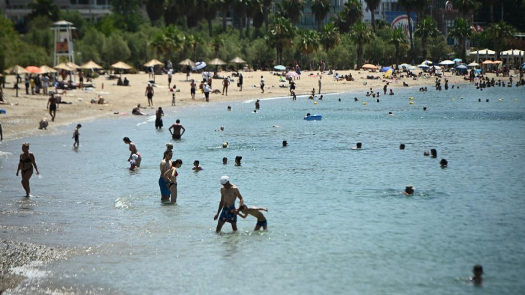 Παλαιό Φάληρο: Παραμένει το μυστήριο για το 3χρονο κορίτσι – Εξετάζεται το σενάριο να το έριξαν σκοπίμως από βάρκα